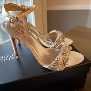 Badgley Mischka Beige jeweled Heels wedding party Katy sandals 8 shoes